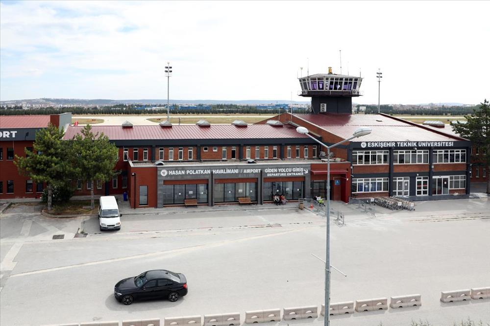 Eskişehir Havalimanı (AOE)
